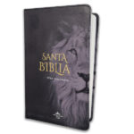 BIBLIA RVR60 065 LEON NEGRO TAPA DURA CON ELASTICO TAMAÑO MANUAL
